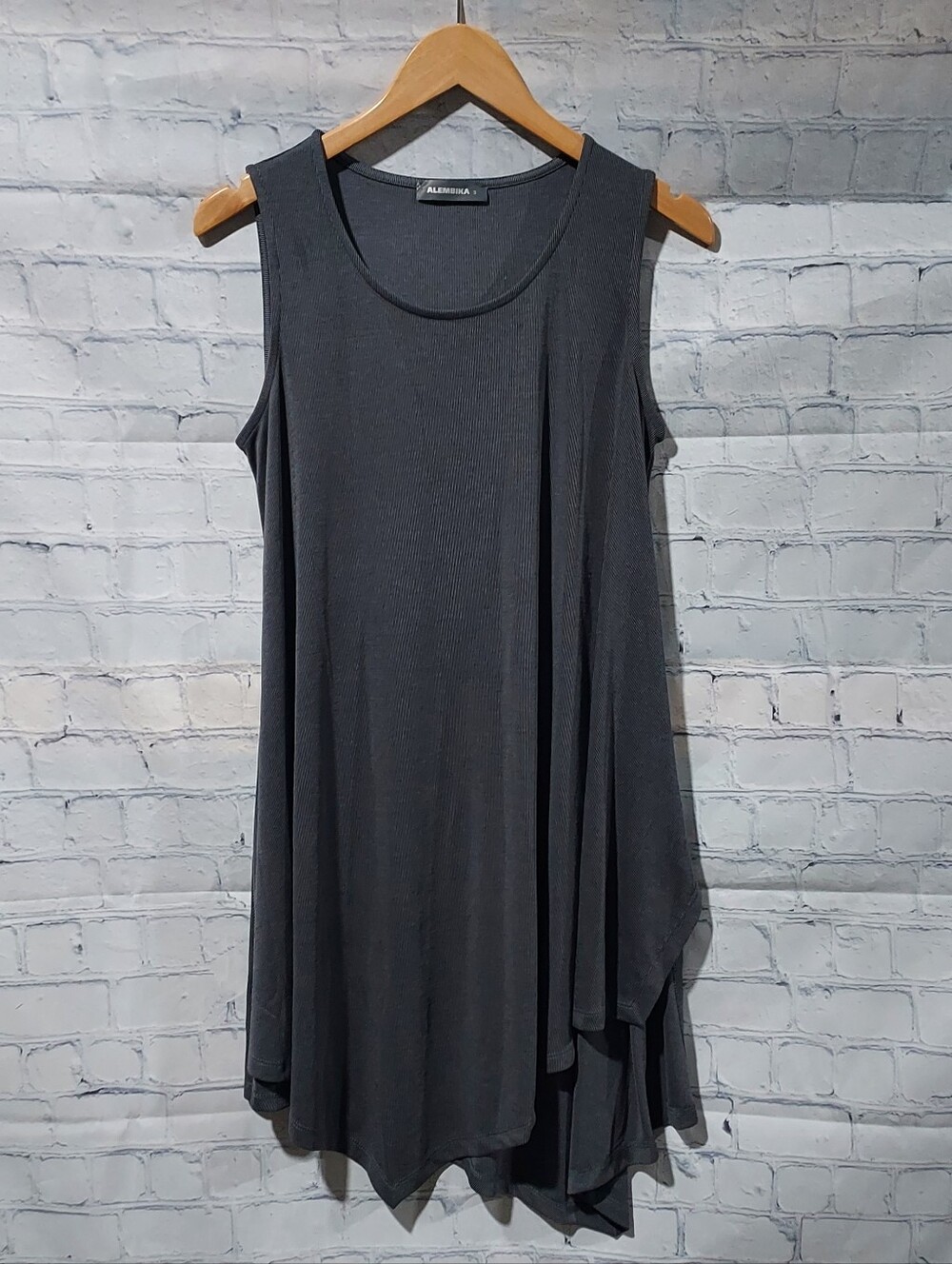 Alembika 3 (US 10-12) Essential Joy Tunic Gray Minimalist Stretchy Comfort Flaws